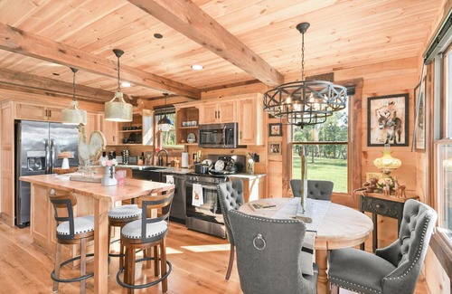 Smithsburg Cabin | Dreamcatcher Cabin ~Scenic views with BIG sky hues