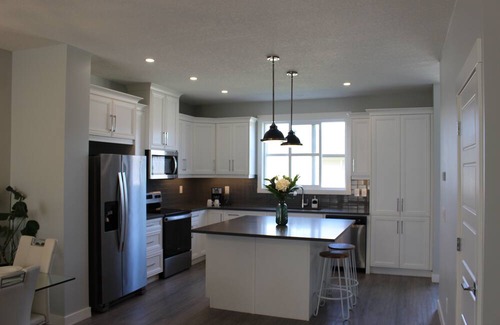 Calgary House | Home away from home~retreat