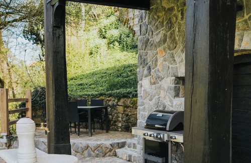 Zagradec Cottage | Cozy 2-Bedroom Countryside Cottage by the River, Just Outside Ljubljana