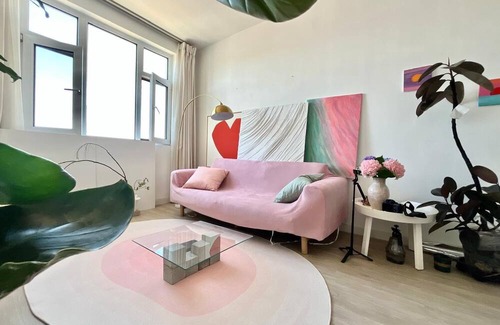 Shijingshan Apartment | 2-bedroom apartment with mountain view 8 minutes to the metro,most livable area