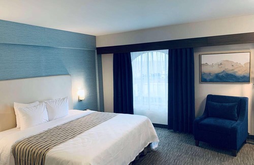 Northeast Mississauga Hotel | 5 minutes away from Pearson airport