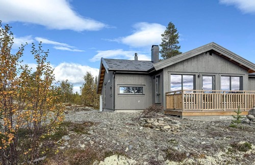 Sor-Fron House | 2 bedroom beautiful home in Gålå
