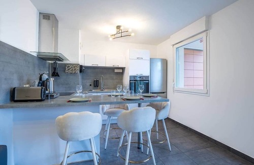 Woippy Apartment | Spacious - 4 pers' - Balcony - 2 beds - Parking