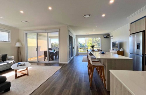 Sussex Inlet House | La Dolce Vita - Beautiful spacious Waterfront home