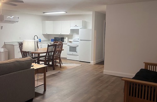 Mount Gay Apartment | 2 bed 1 bath. sleeps 6 in Logan. Located near HMTS access points, dining, shops