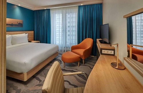 Mitte Hotel | Explore Berlin from a Prime City Centre Location | 3 Queen Rooms w/Breakfast