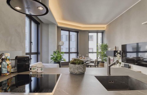 San Babila Apartment | Central Tower S. Babila - Elegant 2BDR with rooftop terrace