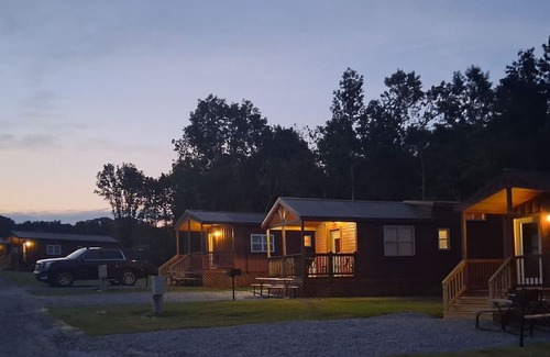 Kings Mountain Cabin | Beautiful cabins available between Kings Mountain Battleground & 2 Kings Casino!