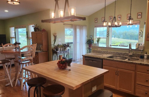 Boalsburg House | Mount Nittany View - Your Penn State Home for Every Big Weekend!