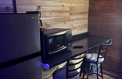 Hazard Cabin | 3-bedroom with 3 private Bathrooms Semi Shared Rooms Only cabin