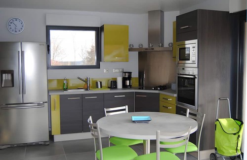 Manzat House | Gîte 'Des Taravelles' with private pool, private terrace, and Wi-Fi