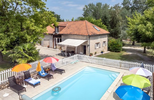 Limeyrat House | Charming House with Private Heated Pool/Enclosed Grounds