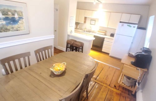 Newport Apartment | 'Alice' downtown Newport