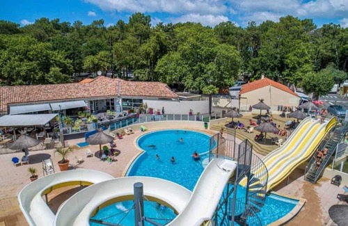 Saint-Hilaire-de-Riez House | Camping 4 étoiles - Piscine - efbdeb