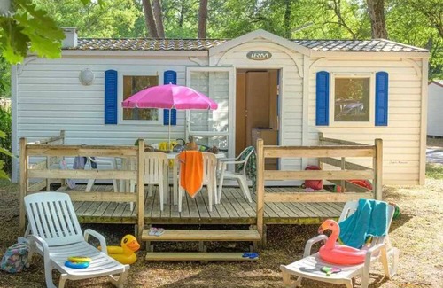 Saint-Hilaire-de-Riez House | Camping 4 étoiles - Piscine - efbdeb