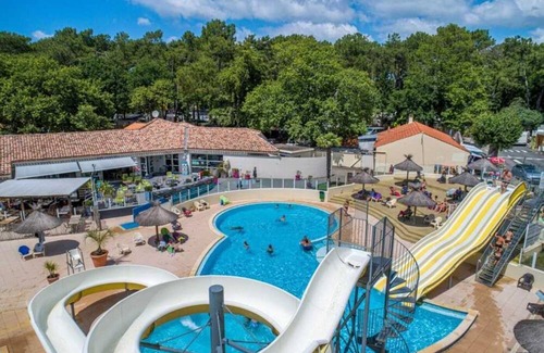 Saint-Hilaire-de-Riez Ski Chalet | Chalet 4 étoiles - Piscine - efbdfe