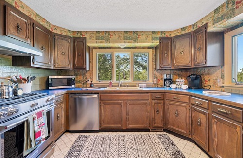 Waterbury House | Camel's Hump View Ski House - 10 miles to Stowe!