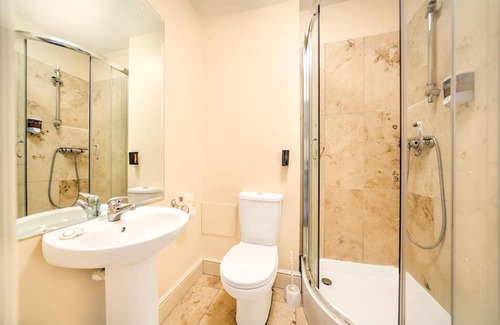 Quedgeley Apartment | GO2 Gloucester Hotel by OYO | Standard Twin