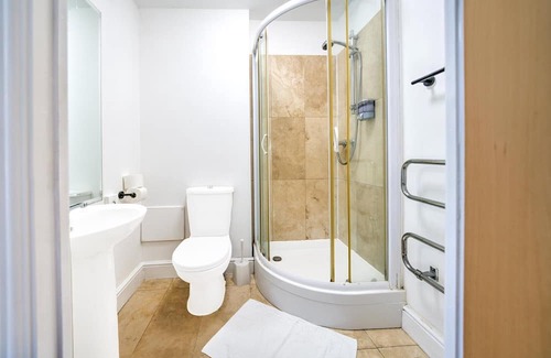 Quedgeley Apartment | GO2 Gloucester Hotel by OYO | Standard Double