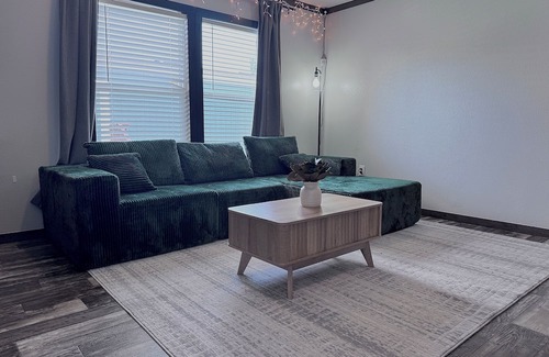Sherman House | NEW Family/worker friendly, 500Mb, WD, Netflix, More photos coming soon!