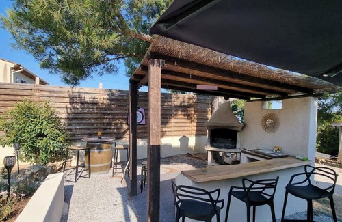 La Fare-les-Oliviers House | Villa provençale 10 people - Swimming pool 15mn from Aix
