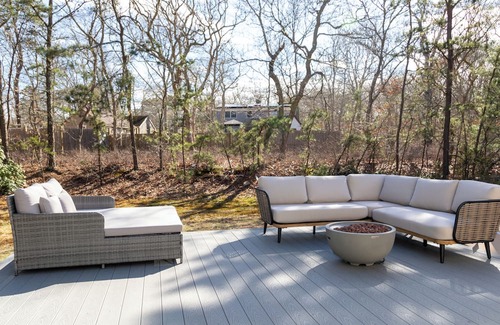 Lagoon Heights Cottage | Charming 3-bedroom cottage in Oak Bluffs with AC, WiFi