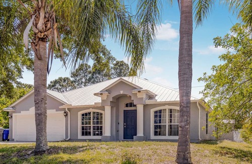 Vero Lake Estates House | Modern 4BR Home Open Concept, Private Gym, Near Beaches