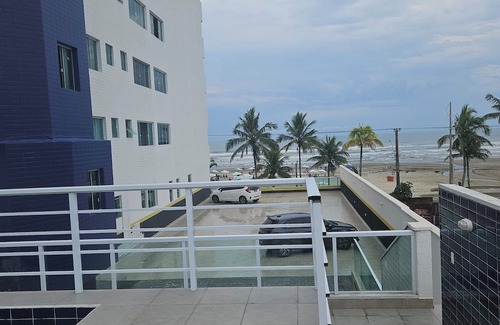 Praia Grande Apartment | Come enjoy the beach with family and friends!