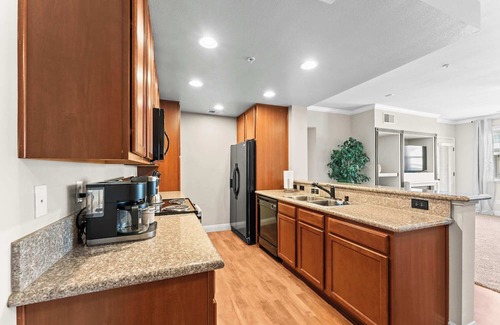 Reno/Tahoe Airport Apartment | New Upscale 1BR Stay with Mini Golf, Sauna & Heated Pool