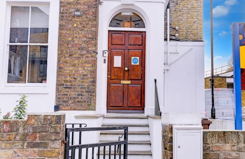 Peckham Apartment | Peckham Rooms Hotel by Belvilla
