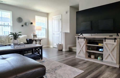 Northeast Raleigh Condo | Cozy Newly Constructed Condo on a Corner Lot - Perfect for your next getaway