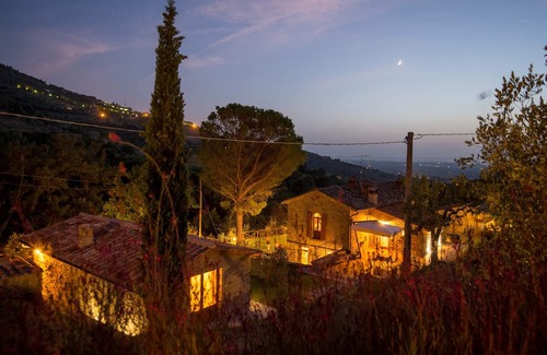 Cortona Cottage | La Fonte, our quaint little west facing cottage for two people.