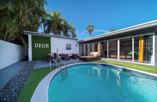 Ives Estates House | Luxury Pool Villa 5BD 4BA