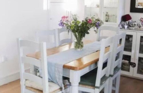 Dublin House | Coastal Hideaway - Sleeps 4 & Free Parking