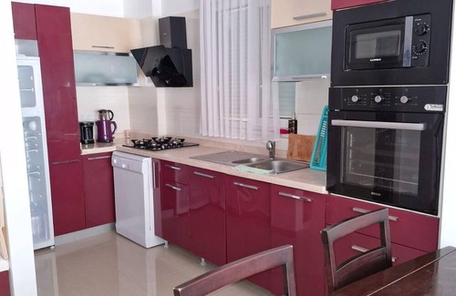 Karaoz Villa | Aden's Villas J2