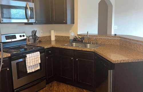 Rock Creek Apartment | Charming 2-bedroom apartment with WiFi, AC in terrific Little Rock