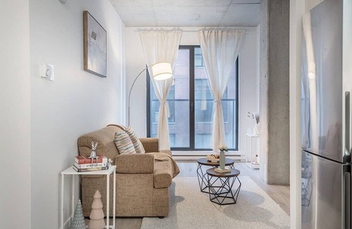 Old Montreal Condo | Square Victoria - 100 Walkscore