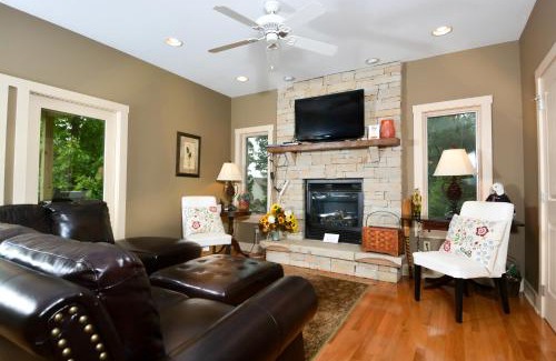 Thayerville House | Serenity Summit Five-Bedroom Holiday Home