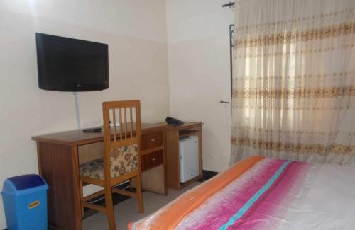 Oshodi-Isolo Hotel | Femad Airport Hotel