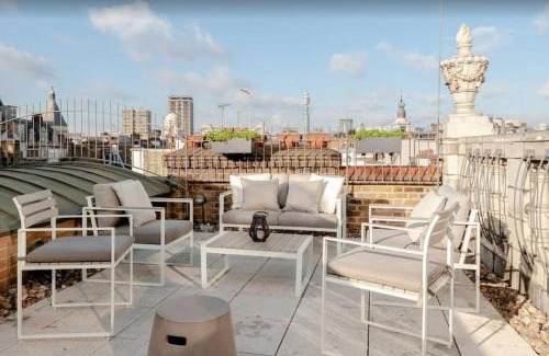 Chinatown Apartment | London Penthouse In Leicester Square