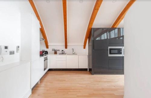 Chinatown Apartment | London Penthouse In Leicester Square