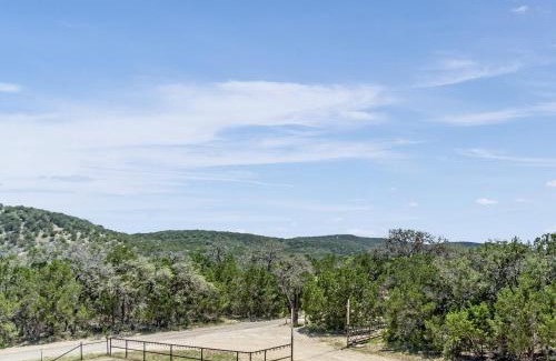 Bandera House | Lucky Star Ranch - Shooting Star