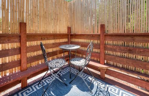 Tarzana Apartment | Cozy 1BR Gem with Wood Deck, Free parking Sleeps 3