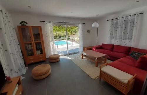 Salavas Villa | Villa elegante proche Salavas avec piscine privee