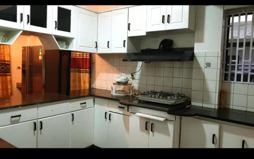 Martintar House | Chinese man near Nadi airport