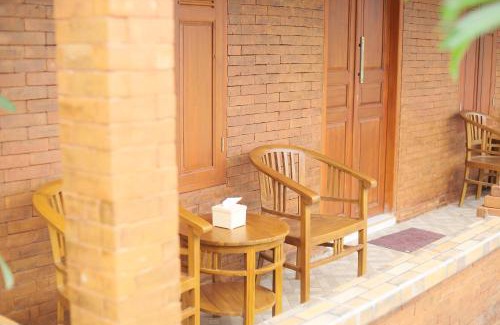 Mlonggo Hotel | Kampoeng Sekuro Villa Syariah