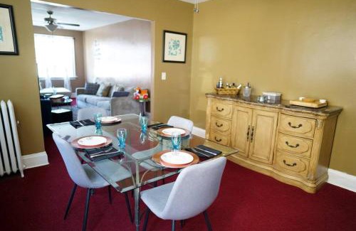 Queens Apartment | Yazzi's Place