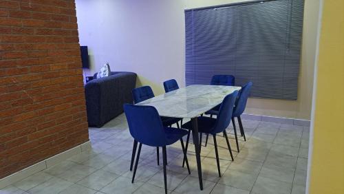 Windhoek House | Cheerful 2 bedroom home