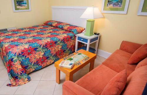 Atlantic Beach Apartment | Island Inn of Atlantic Beach - King Junior Unit 112
