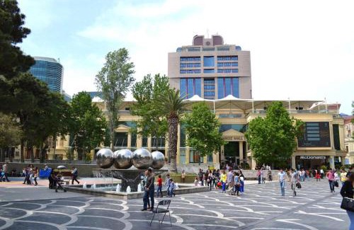 Nasimi Apartment | Mc Donalds Apartment
